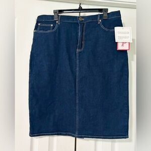 New Bend Over Jean skirt woman’s size 14 denim